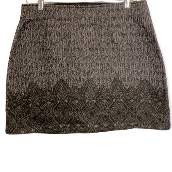 Athleta Skirt Monarch print Fleece lined Tech Stretch Black /Gray A Line size M - Picture 6 of 11